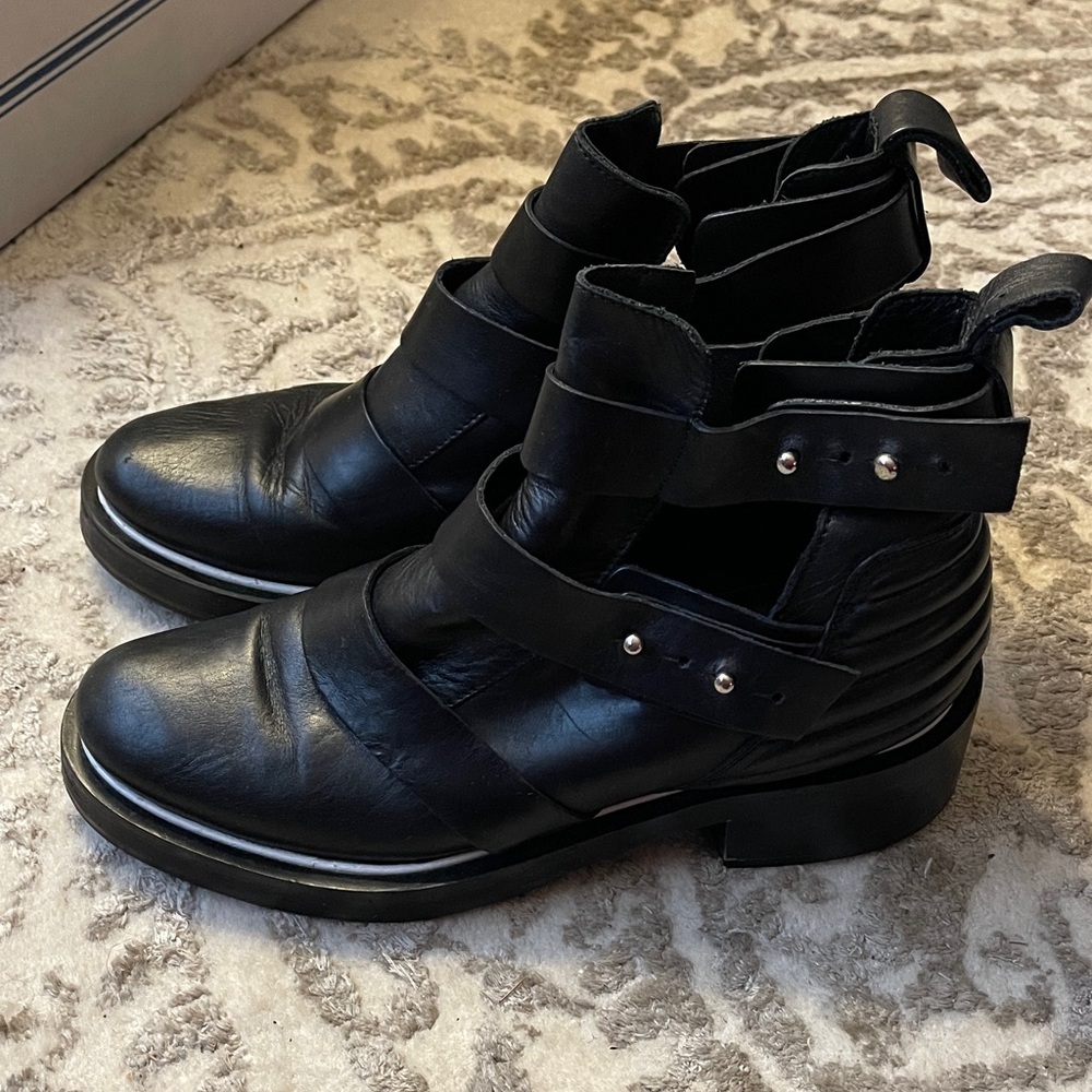 Maje Epeter Black leather Combat Boots size 40 women's